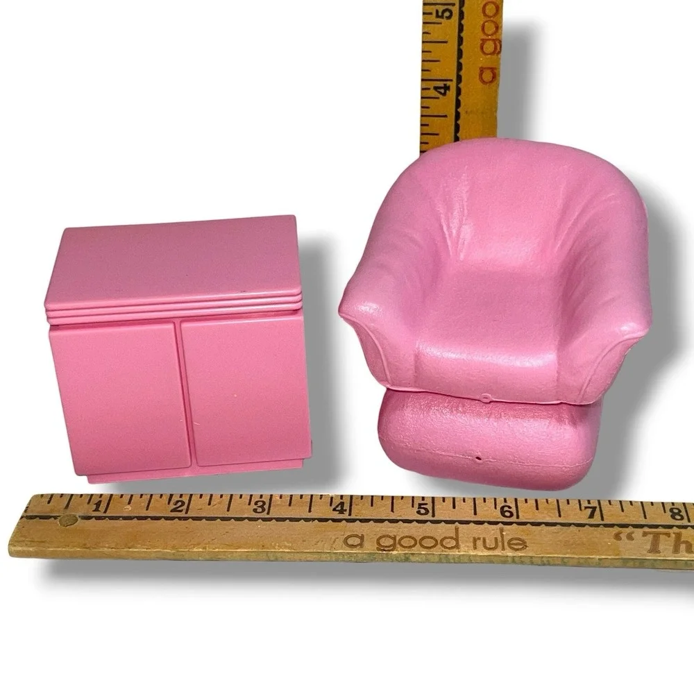 Vintage‎ Mattel 1987 Pink Living Room Chair And Cabinet
